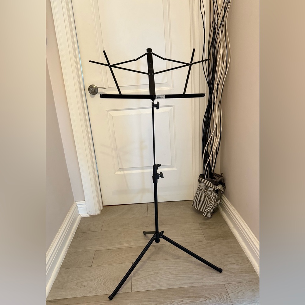 Black Adjustable Music Stand like new